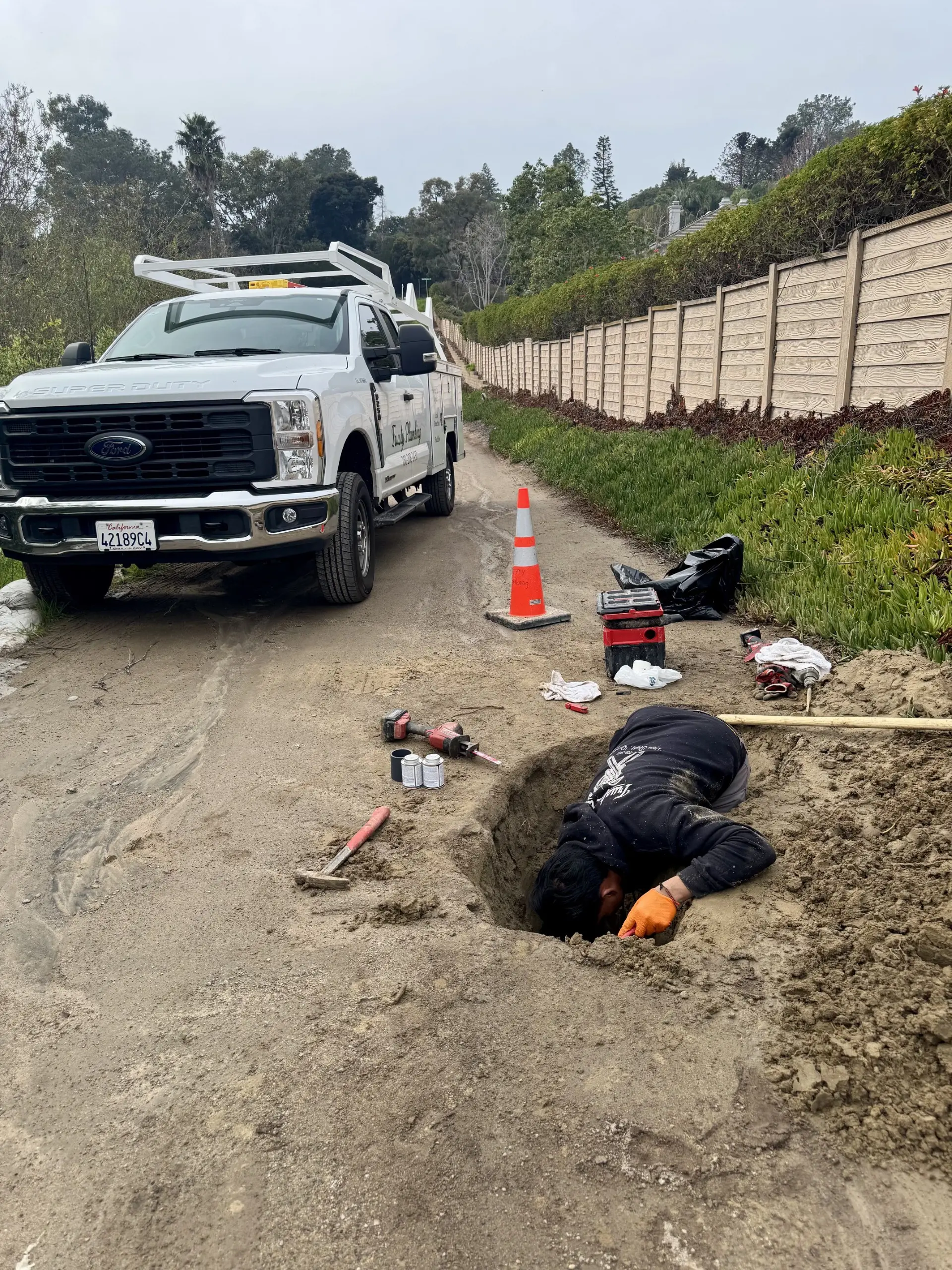 Trusty Plumbing leak detection service